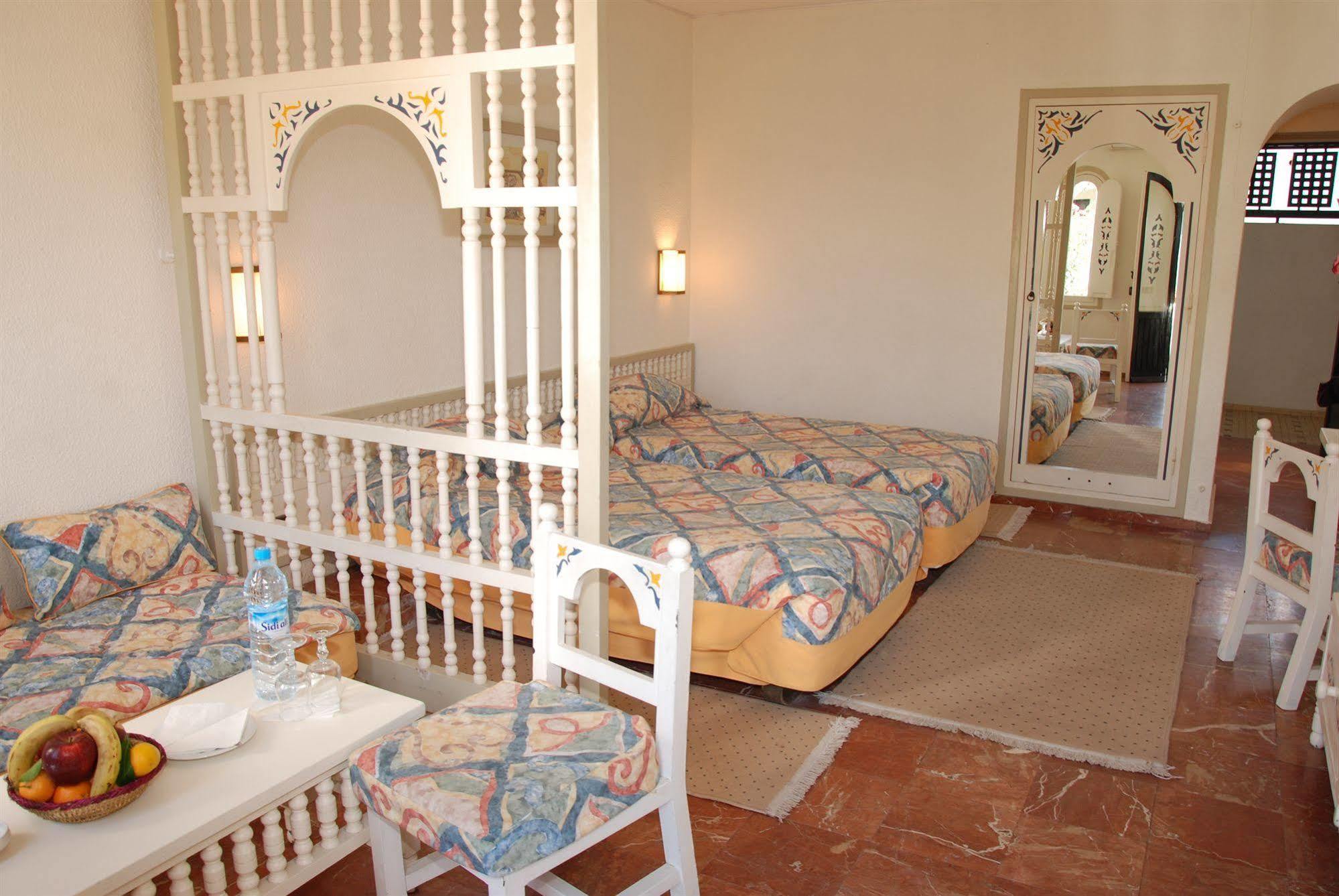 Hotel Les Omayades Agadir Esterno foto