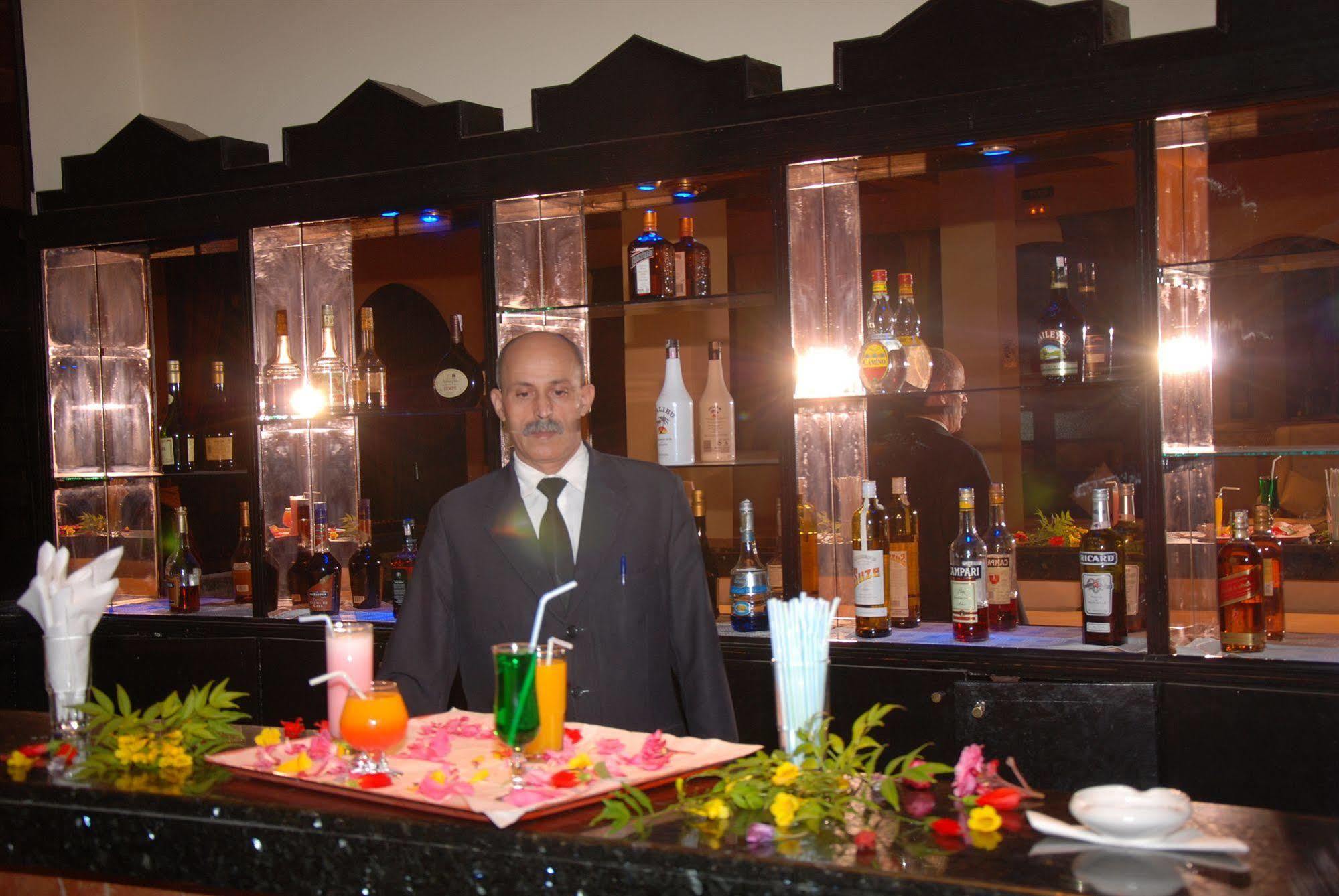 Hotel Les Omayades Agadir Esterno foto